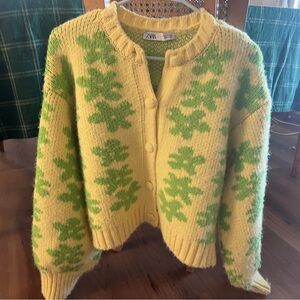Zara Cropped Thick Floral Patterned Yellow and Green Sweater